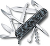 Scyzoryk Victorinox Huntsman ciemny kamuflaż 1.3713.942